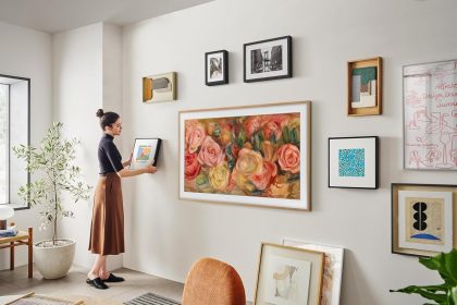 Google Photos is coming to Samsung smart TVs first, while other TVs will have to wait a little longer