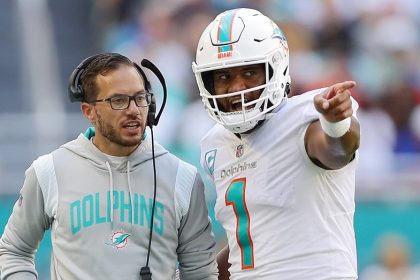Mike McDaniel signals potential major shakeup as Tua Tagovailoa falters, Dolphins fall out of playoff race