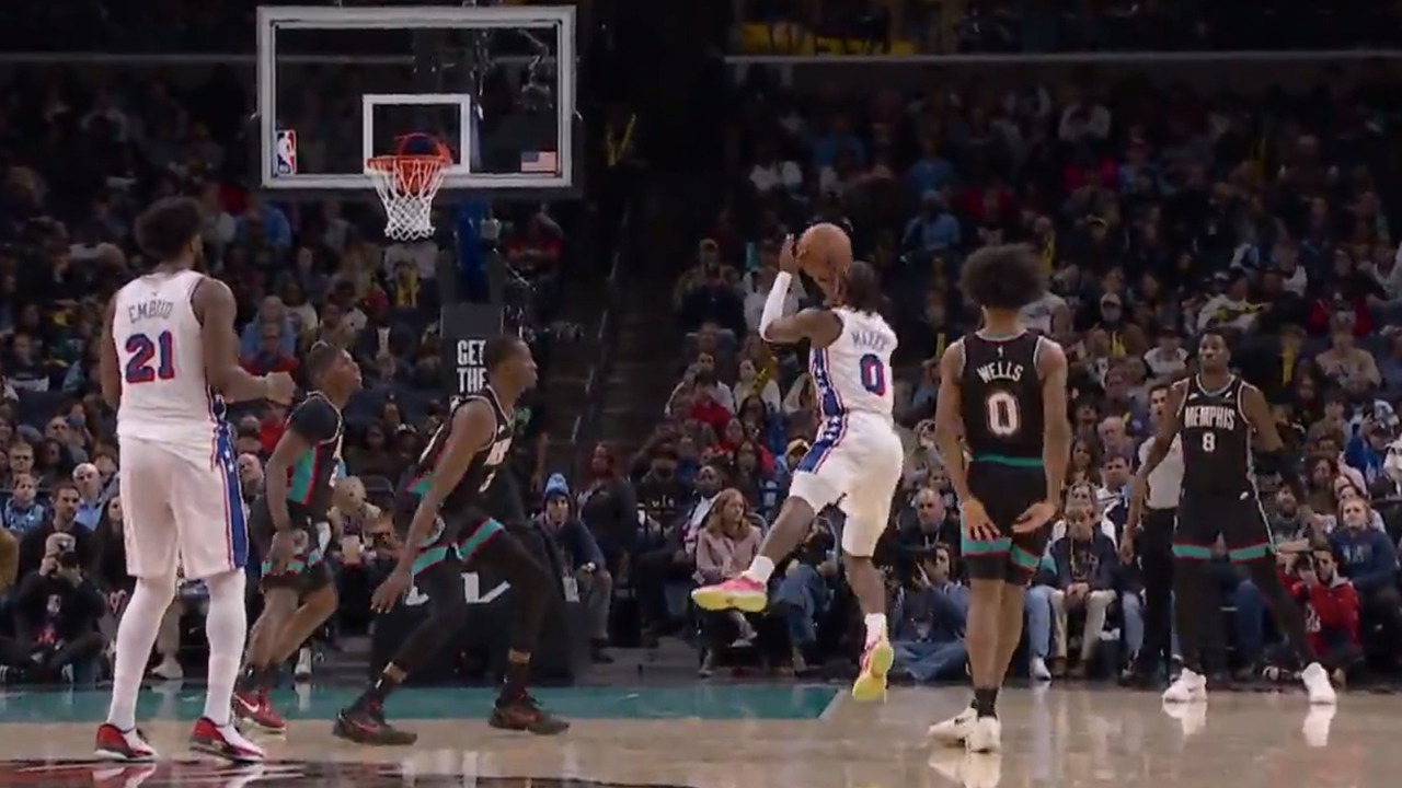 76ers’ Maxey nails circus shot three-pointer as time expires in half
