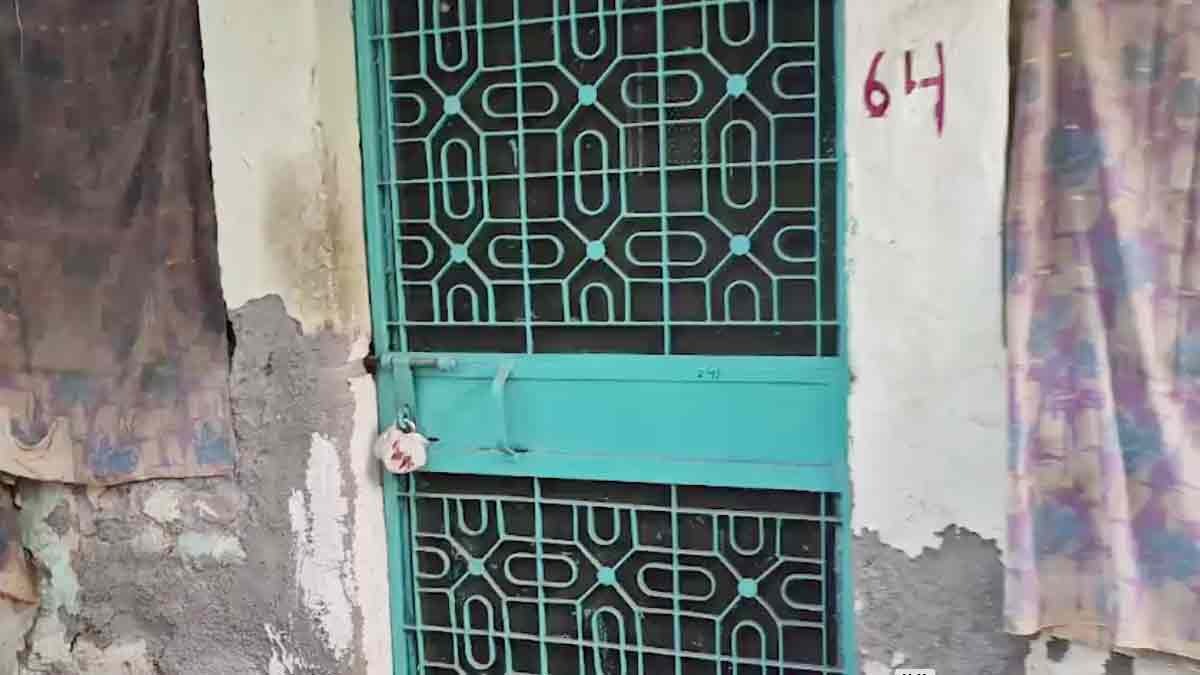 दिल्ली के ओखला में चलेगा UP सरकार का बुलडोजर! करीब 300 घर किए गए सील