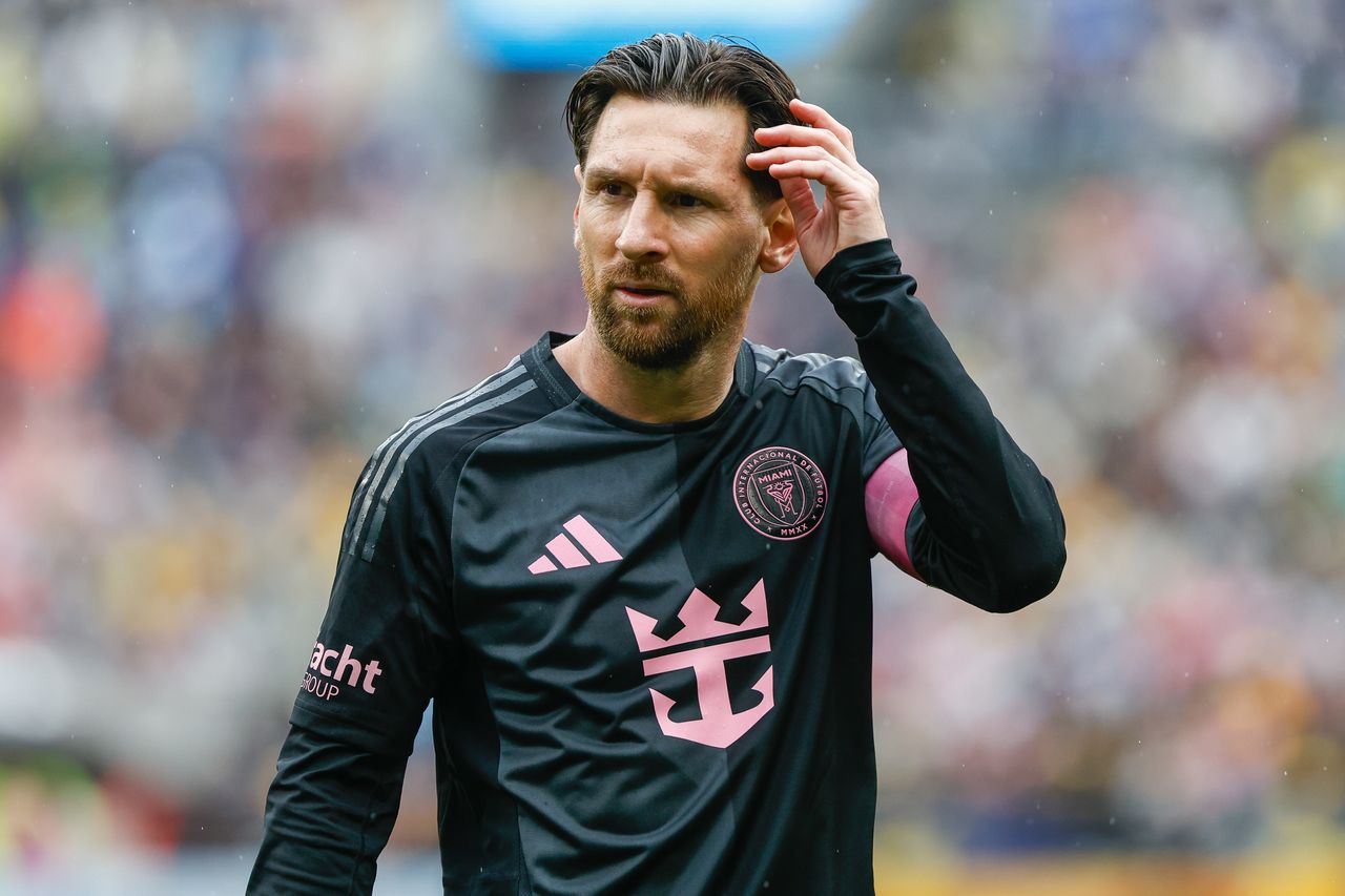 Muted Lionel Messi ceremony reveals MLS divide as commissioner issues clubs and players familiar warning