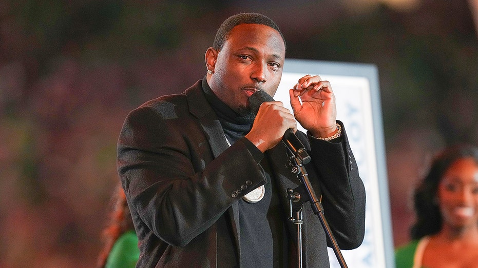 Eagles legend threatens to leave franchise’s Hall of Fame if offensive coordinator Kevin Patullo returns