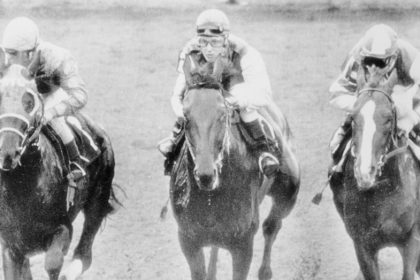 First female Kentucky Derby jockey Diane Crump dead at 77