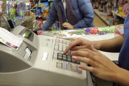 AI takes on return fraud as holiday returns surge