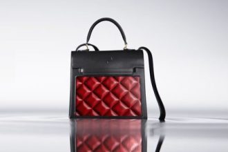 This luxury handbag uses an OLED screen to match your outfit