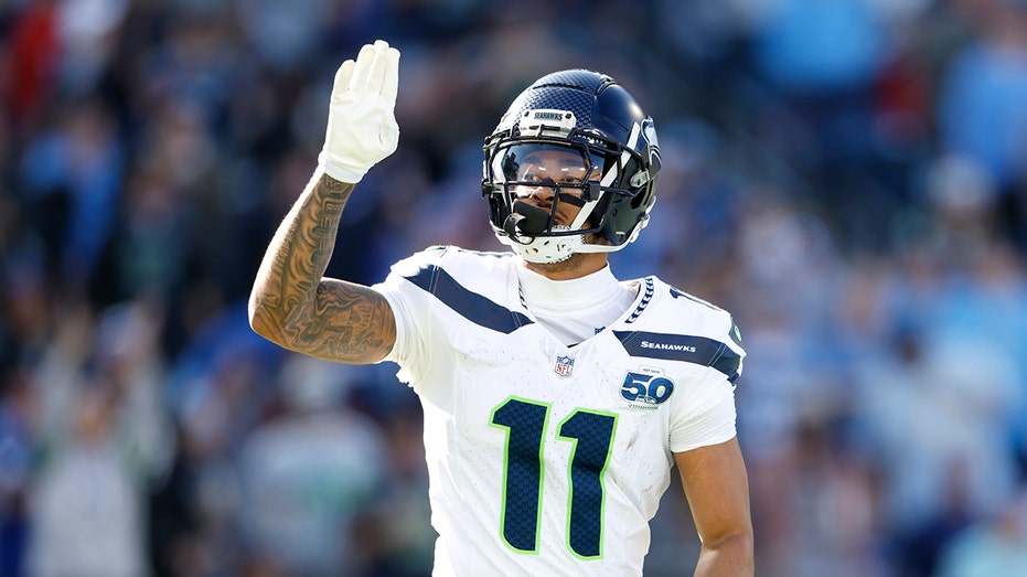 Jaxon Smith-Njigba breaks Seahawks franchise record in victory over Titans