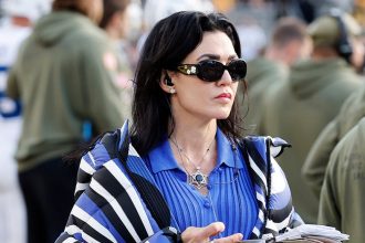 Colts’ Daniel Jones impressed by owner Carlie Irsay-Gordon’s gameday headset routine, hands-on approach