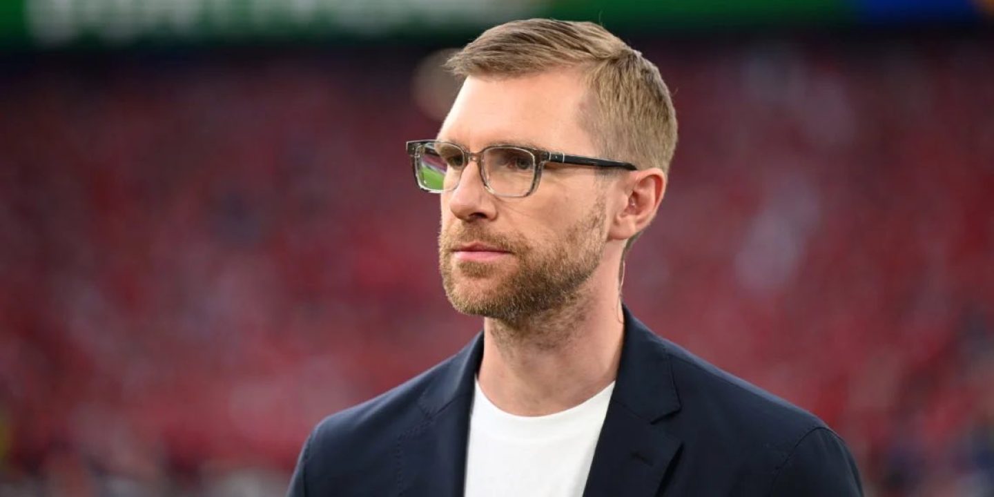 Per Mertesacker leaves his role at Arsenal