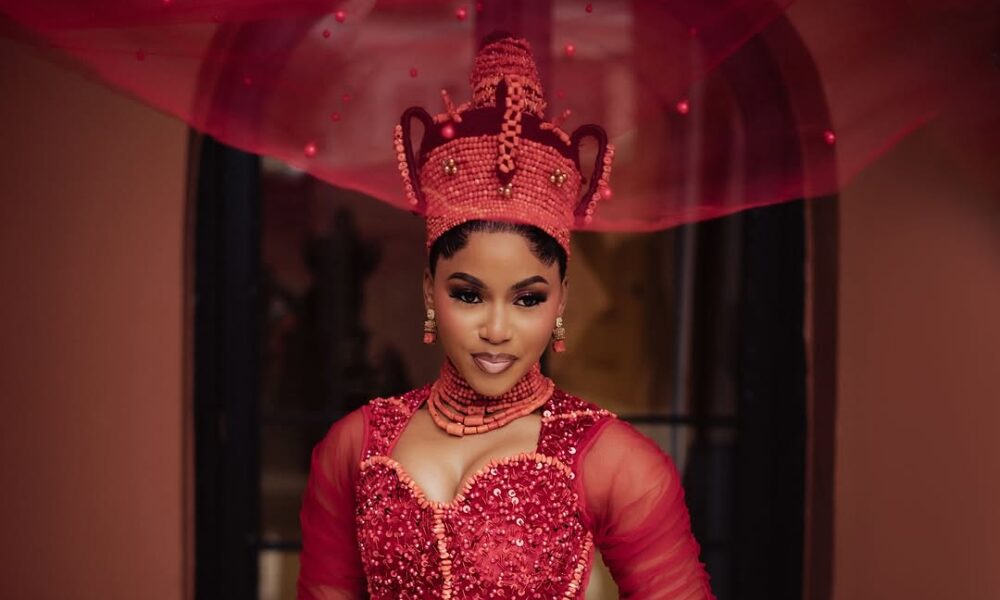 Exude a Breathtaking Presence at Your Edo Trad With This Regal Bridal Look