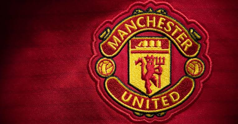 Manchester United confirms the exit of its midfielder