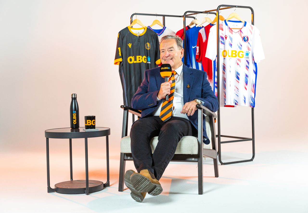 ‘It’s the only way to do it for me. I wasn’t brought up on using autocues or having scripted questions and things like that, you know?’ Jeff Stelling launches new podcast