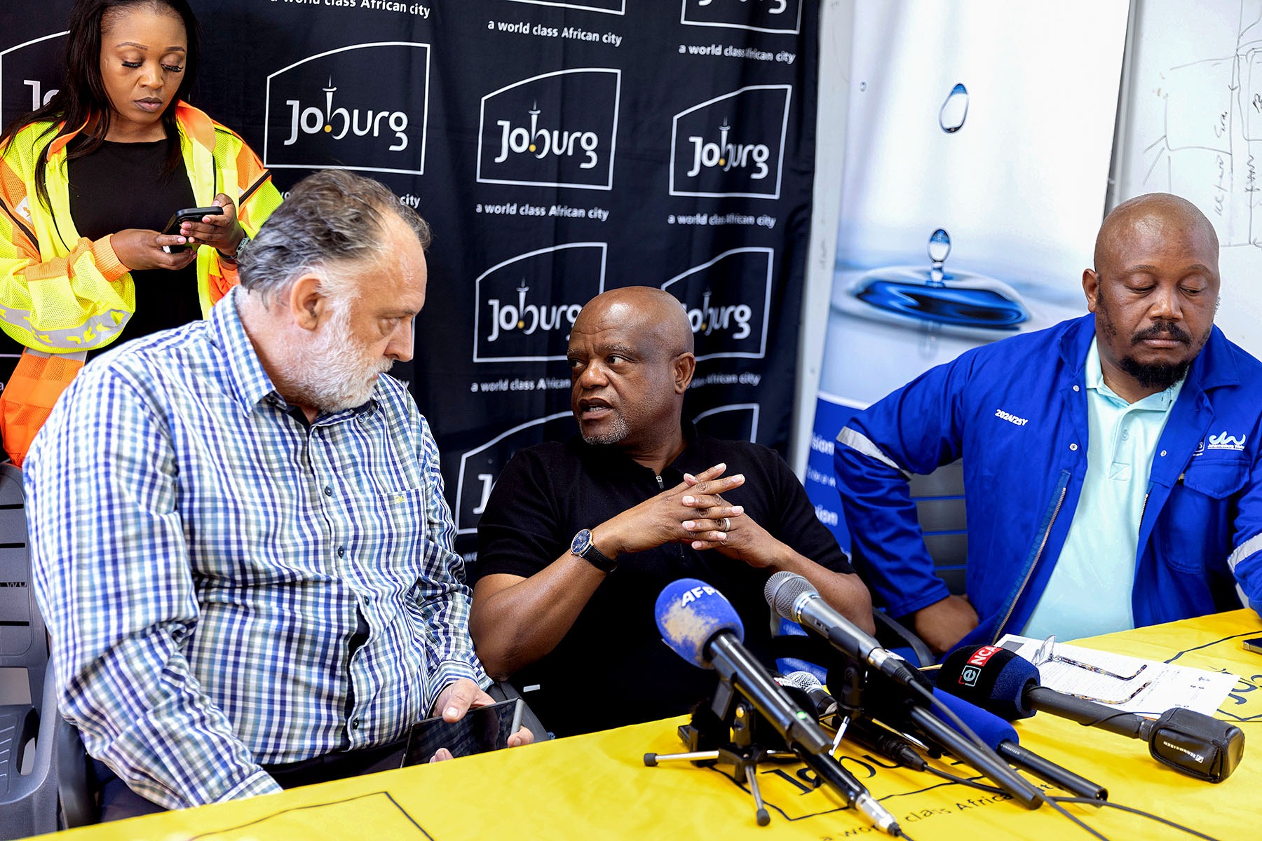 OUR CITY NEWS: Desperate for dignity: Joburg man explains angry ‘smell me’ encounter with mayor over water crisis