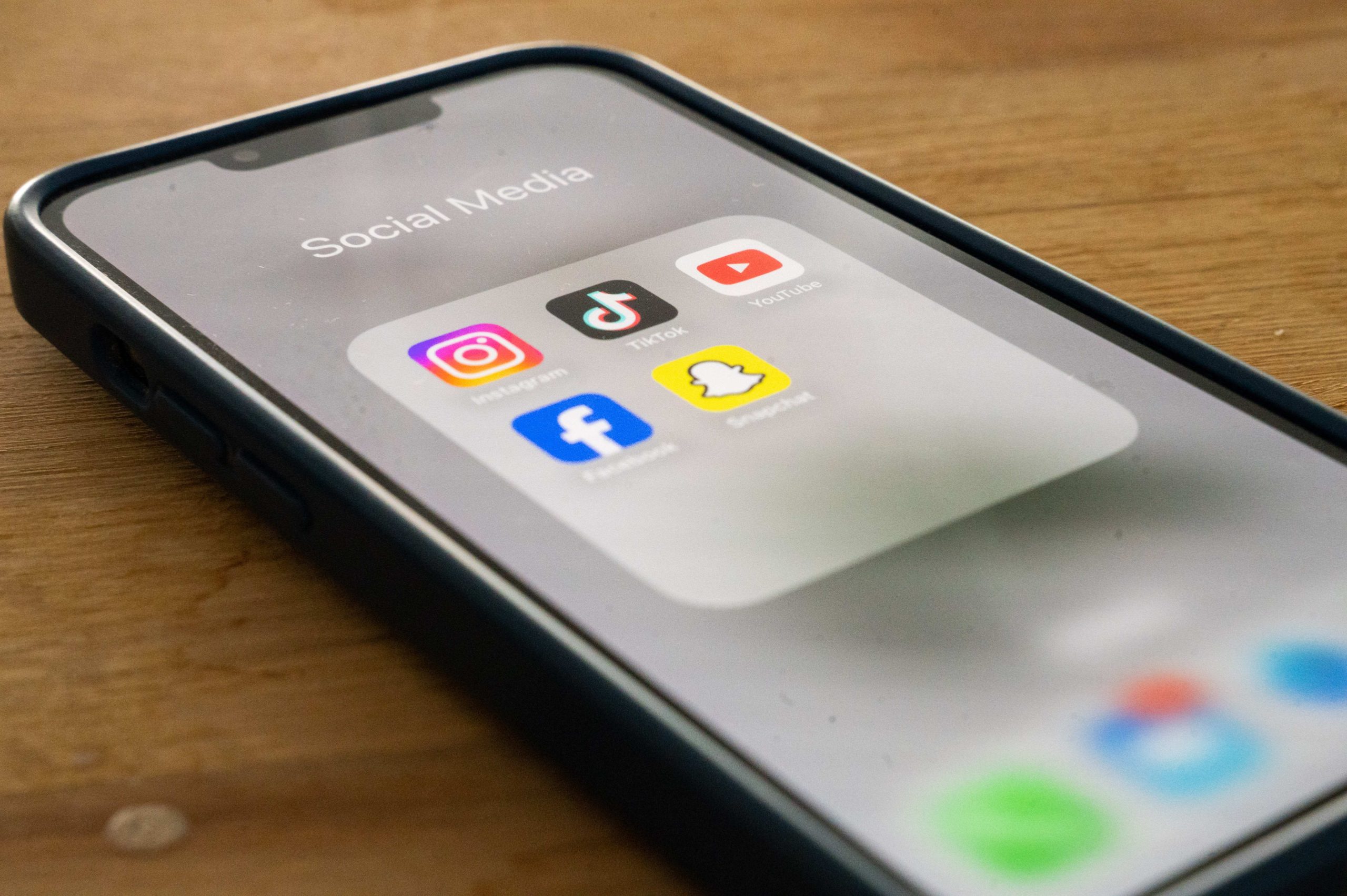 Britain asks parents: Should social media be banned for under-16s?