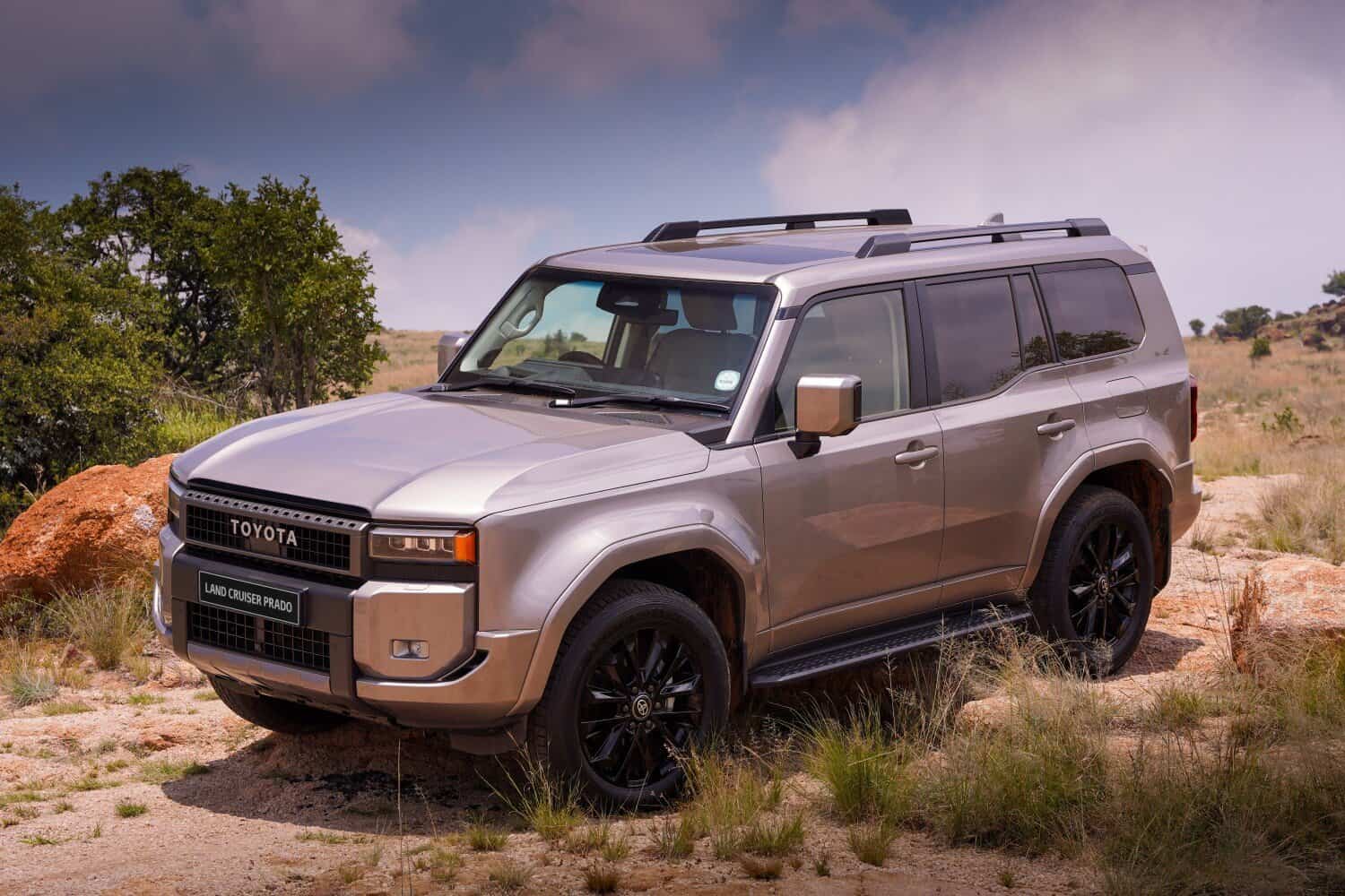 VX-L badge adds even more street cred to Toyota Land Cruiser Prado