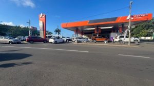 Motorists rush to fill tanks before fuel price increase